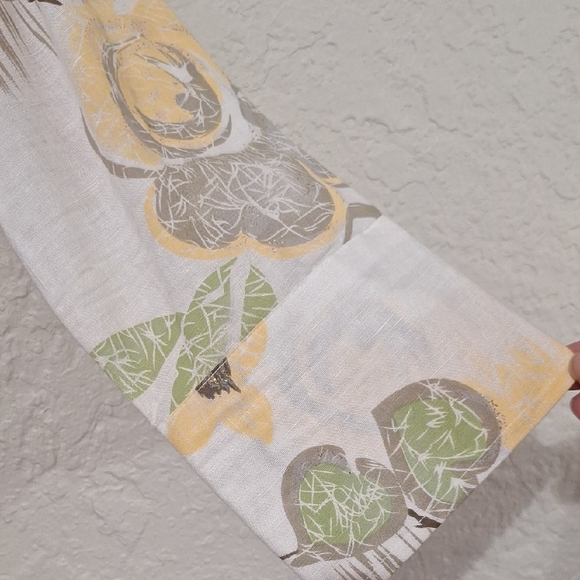 Harve Benard Cream and Yellow Linen Blend Top - Picture 3 of 5